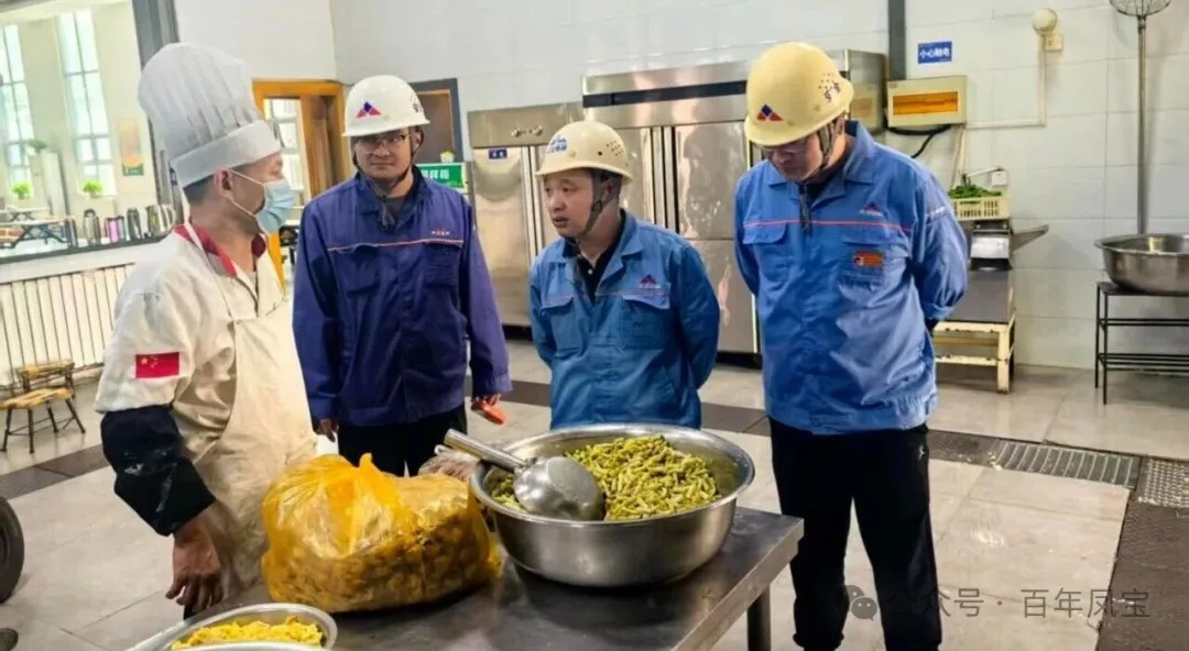 安博在线-安博(中国)集团工会开展“双节”食堂安全检查暨老干部慰问活动